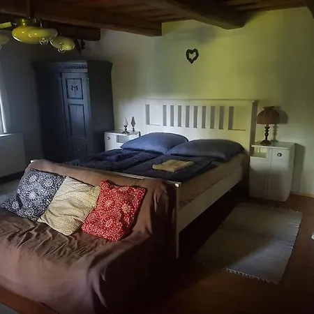 Nadtetos Haz Gyenesdiason A Vizpart Koezeleben Holiday home *