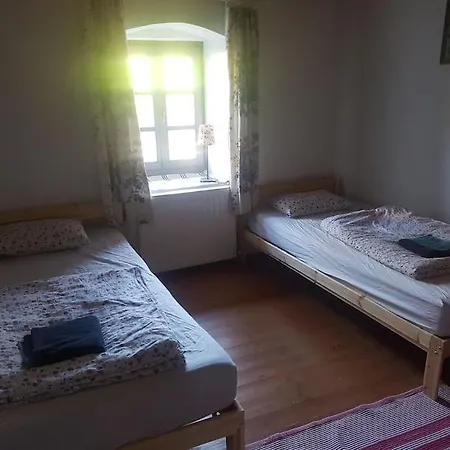 Nadtetos Haz Gyenesdiason A Vizpart Koezeleben