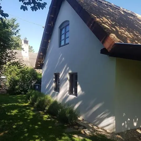 Nadtetos Haz Gyenesdiason A Vizpart Koezeleben Holiday home