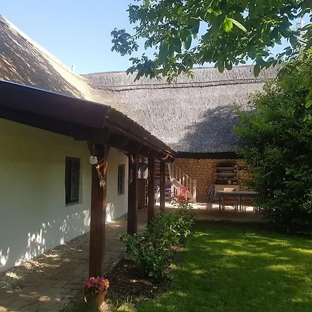 Holiday home Nadtetos Haz Gyenesdiason A Vizpart Koezeleben